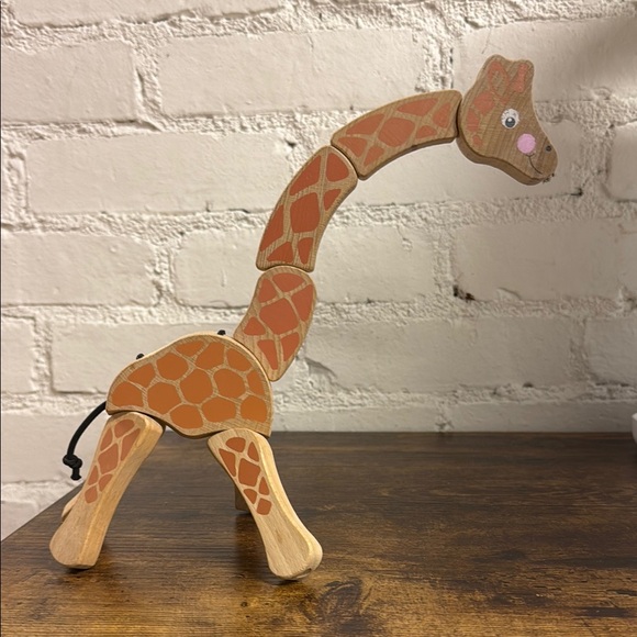 Melissa and Doug Wood Giraffe - Picture 2 of 3